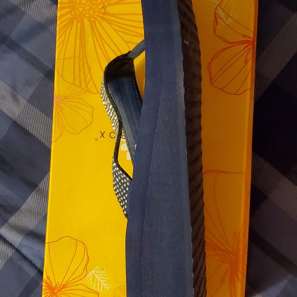 Yellow Box Africa Flip Flops - Picture 5 of 7